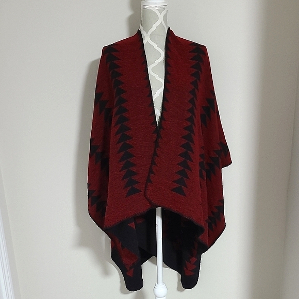 Red and Black Geometric Reversable Patterned Shawl